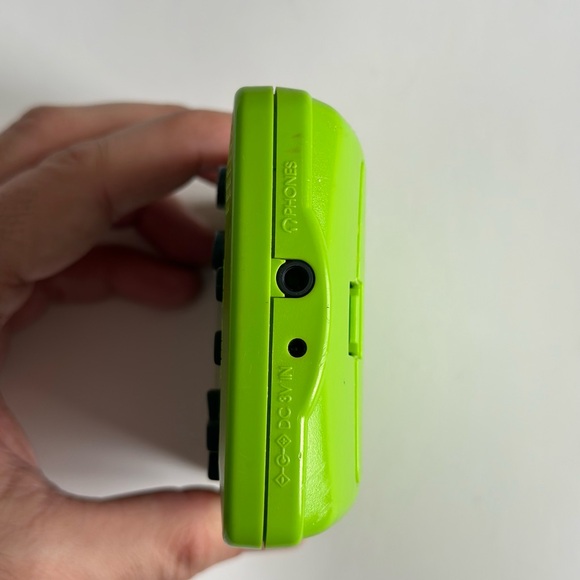 Nintendo Game Boy Color Handheld Game Console CGB-001 Kiwi - Picture 5 of 8